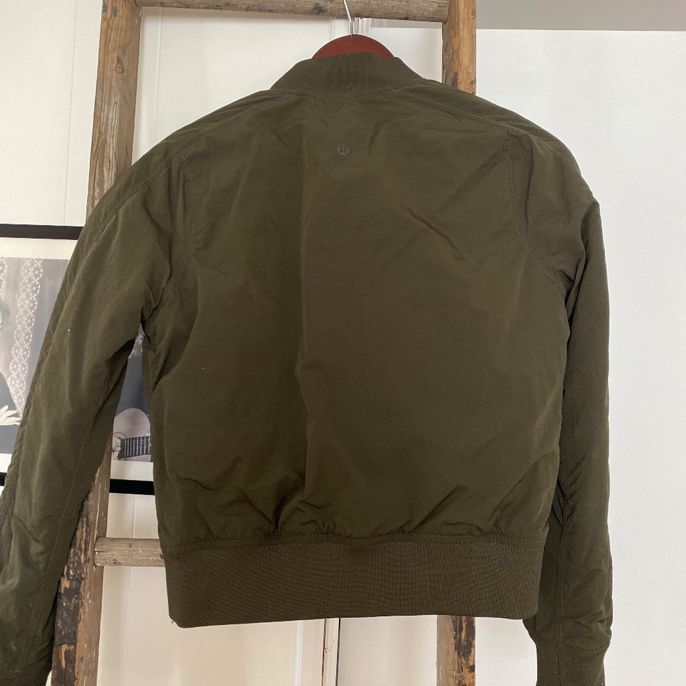 Lululemon Reversible Nonstop Bomber Jacket - Dark Olive, Sz 2 - Picture 3 of 5